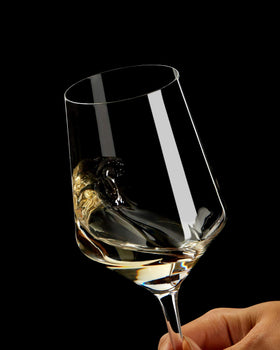OJA hand-blown crystal wine glass 15oz showing premium craftsmanship.