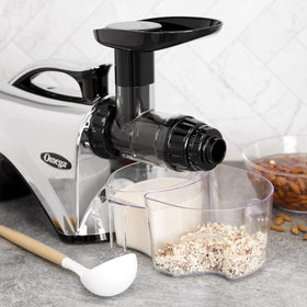 Omega NC900HD end-cap close-up highlighting adjustable pressure for maximum output.