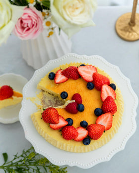 Omifun versatile stand for birthdays, weddings, and tea parties.