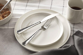 Oneida 24 Seven close-up reveals smooth glaze on white porcelain