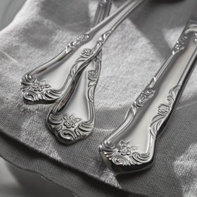 Oneida Azalea 18/0 stainless steel construction resists rust.