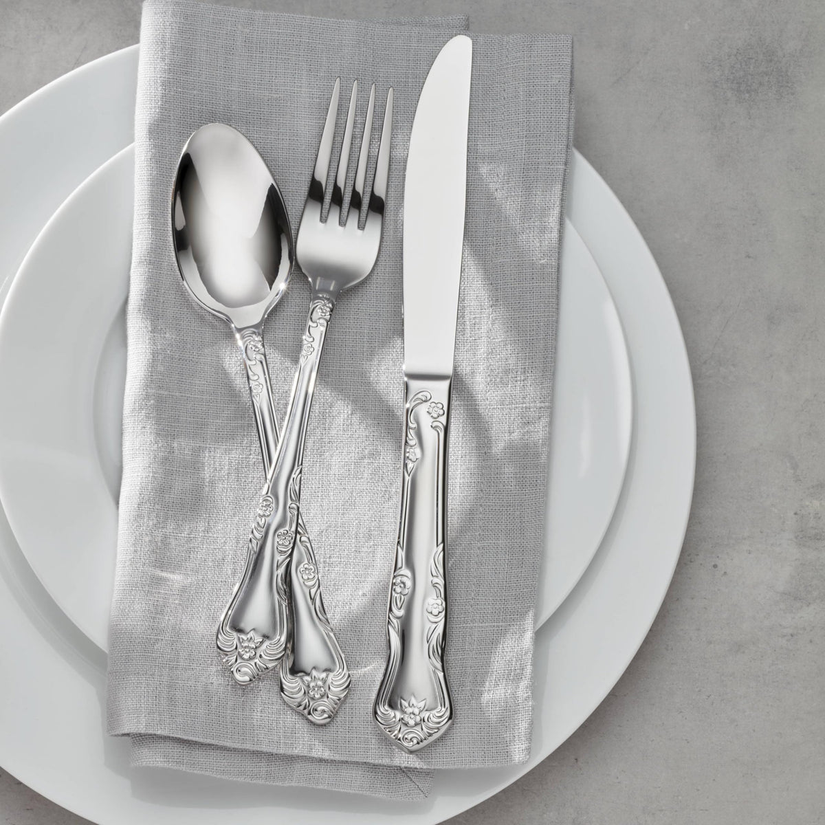 Dishwasher-safe design for easy cleanup after family meals.