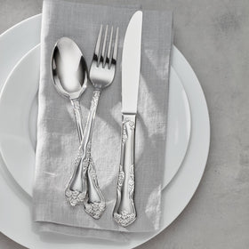 Dishwasher-safe design for easy cleanup after family meals.