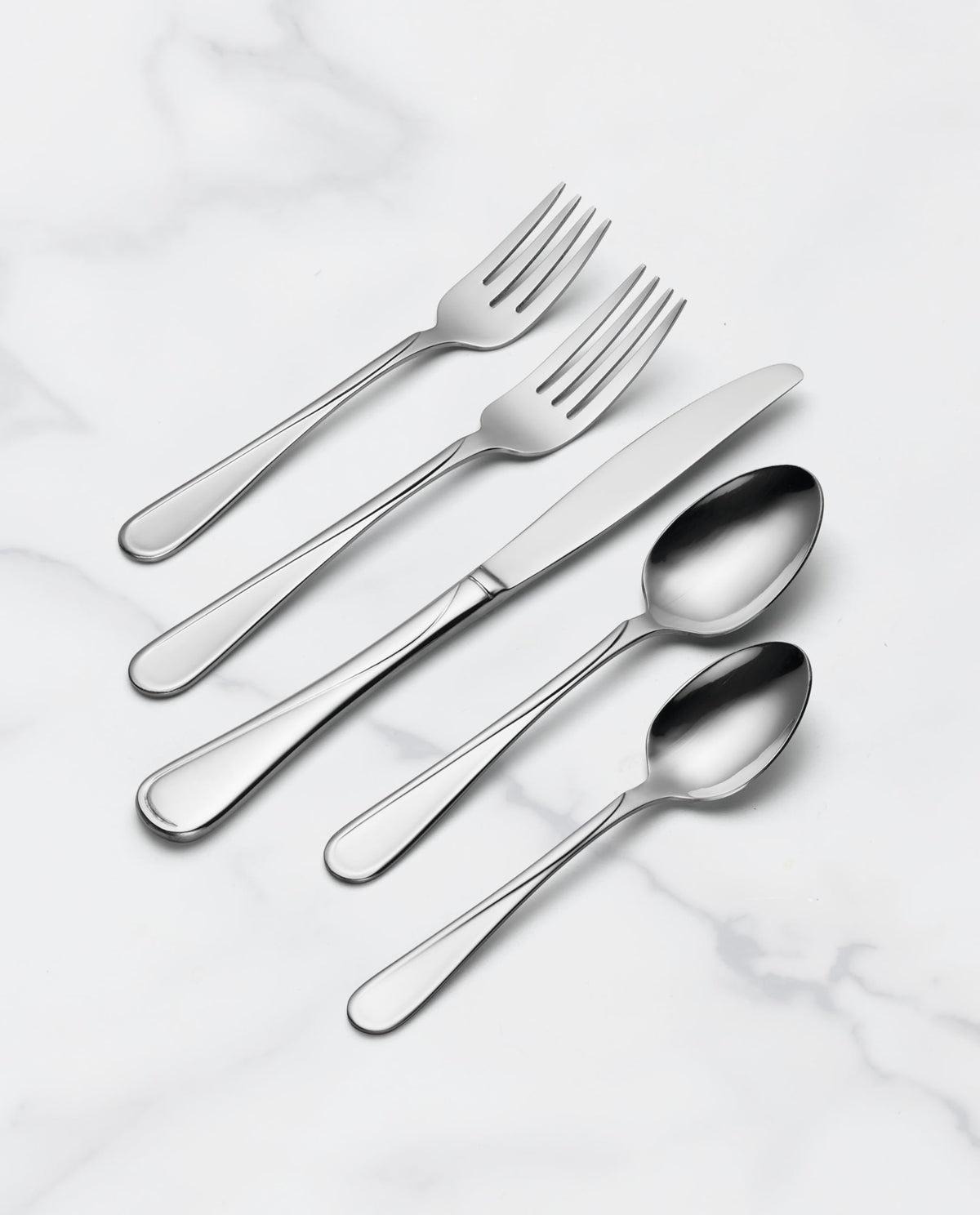 Oneida flatware dishwasher-safe label for easy cleanup.