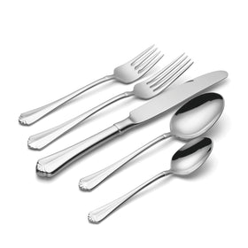 Oneida Juilliard dining spoons with a balanced, smooth feel.
