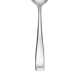 Oneida Moda dinner knife showcased in a clean dining setup.