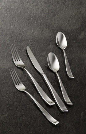 Oneida Moda teaspoon complements coffee, tea, and dessert courses.