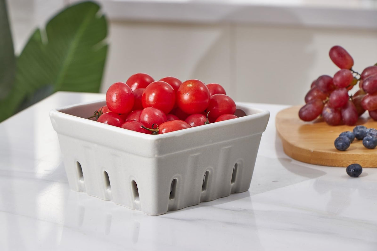 ONEMORE ceramic berry basket with light green edge ideal for washing berries