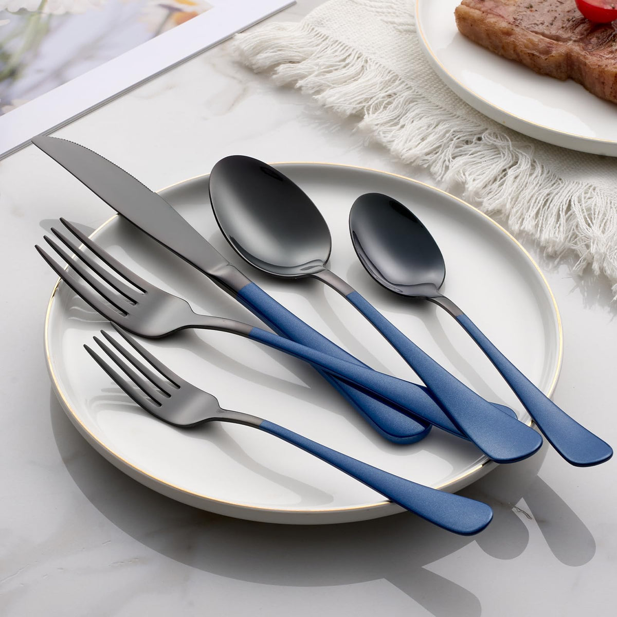 Onlycooker mirror-finish flatware showcases elegant presentation at any table setting.