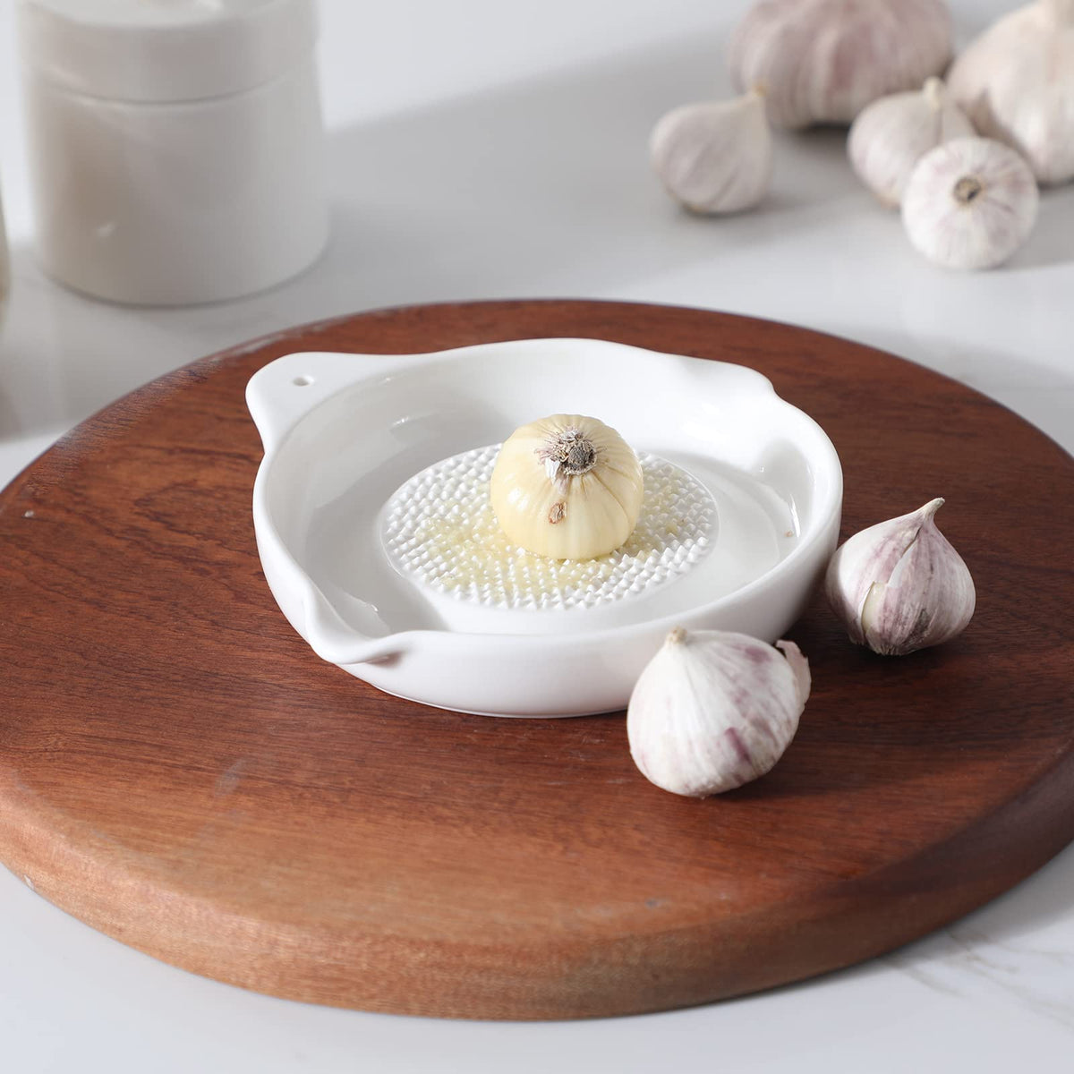 ONTUBE Ceramic Grater Plate lemon: zest without tearing peel.