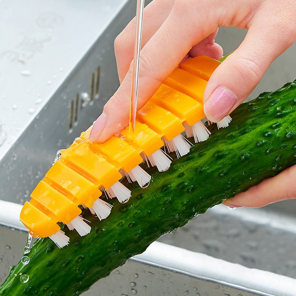 Openfly Corn Silk Remover Brush helps remove corn silk smoothly.