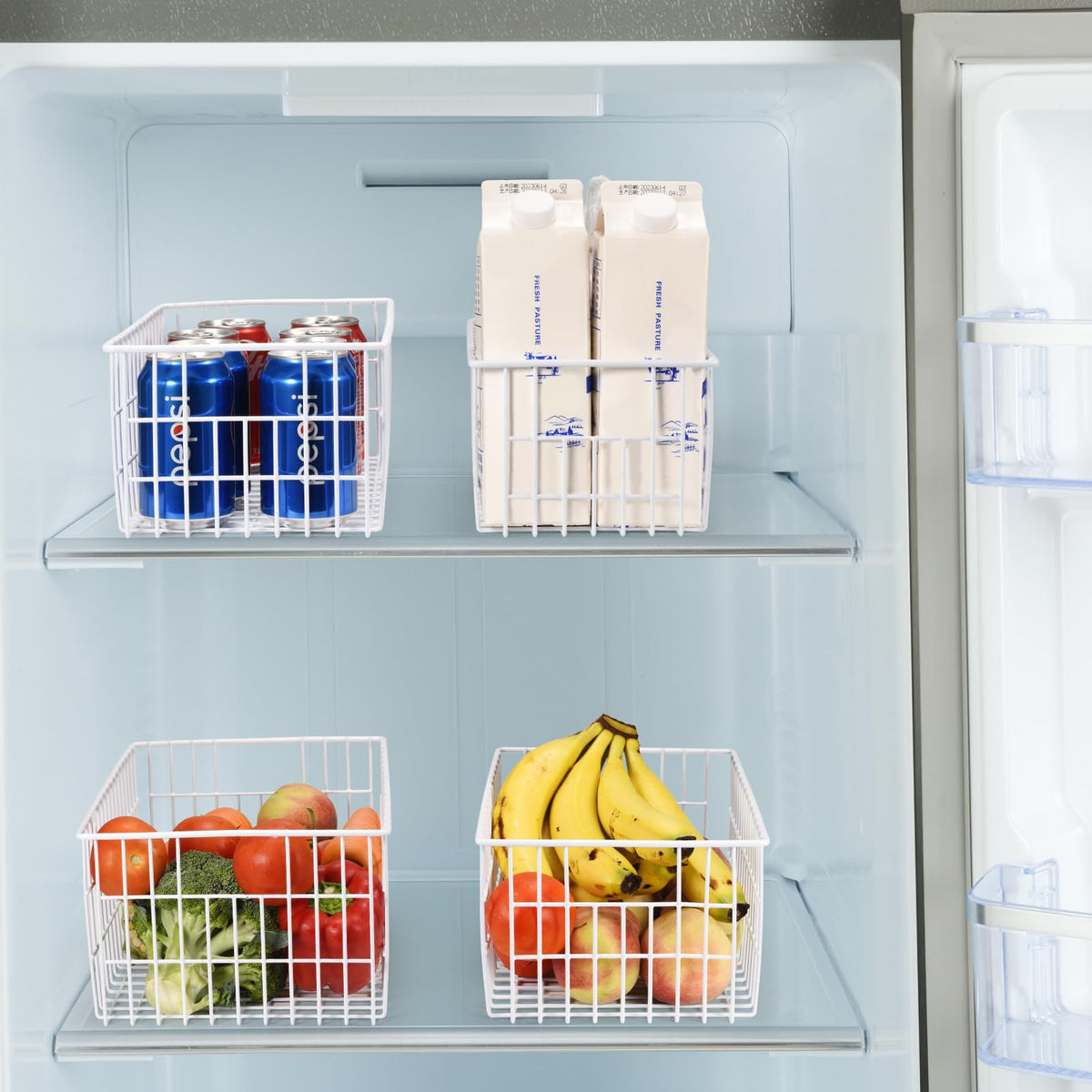Orgneas baskets feature built-in handles for easy pulling.