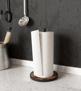 OROPY top hoop keeps towels in place for easy tearing.