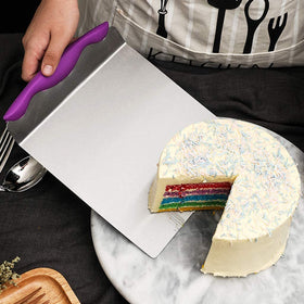 OSOPOLA Cake Safe Lifter rectangular surface ready to transfer slices.