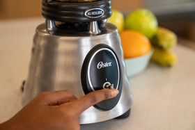 Oster Classic Series blender showing high/low switch enables quick versatile blending