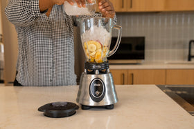 Oster filler cap with measurements adds precision during blending