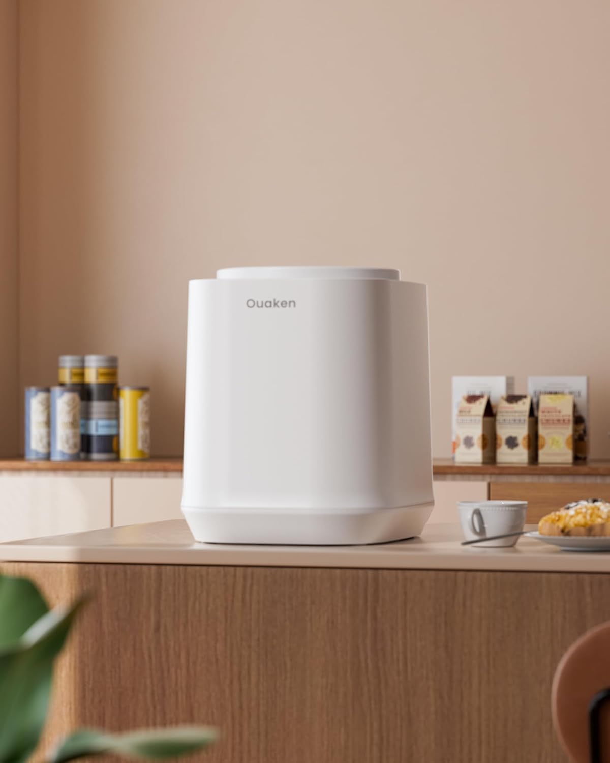 Ouaken auto-cleaning feature helps maintain the unit with minimal effort.