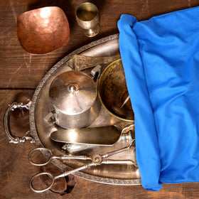 Oudain large 24x30 bag holds multiple pieces of flatware securely.