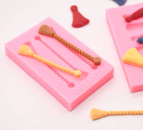 Ovenkei graduation tassel mold for cookies and candies, great for party decor.