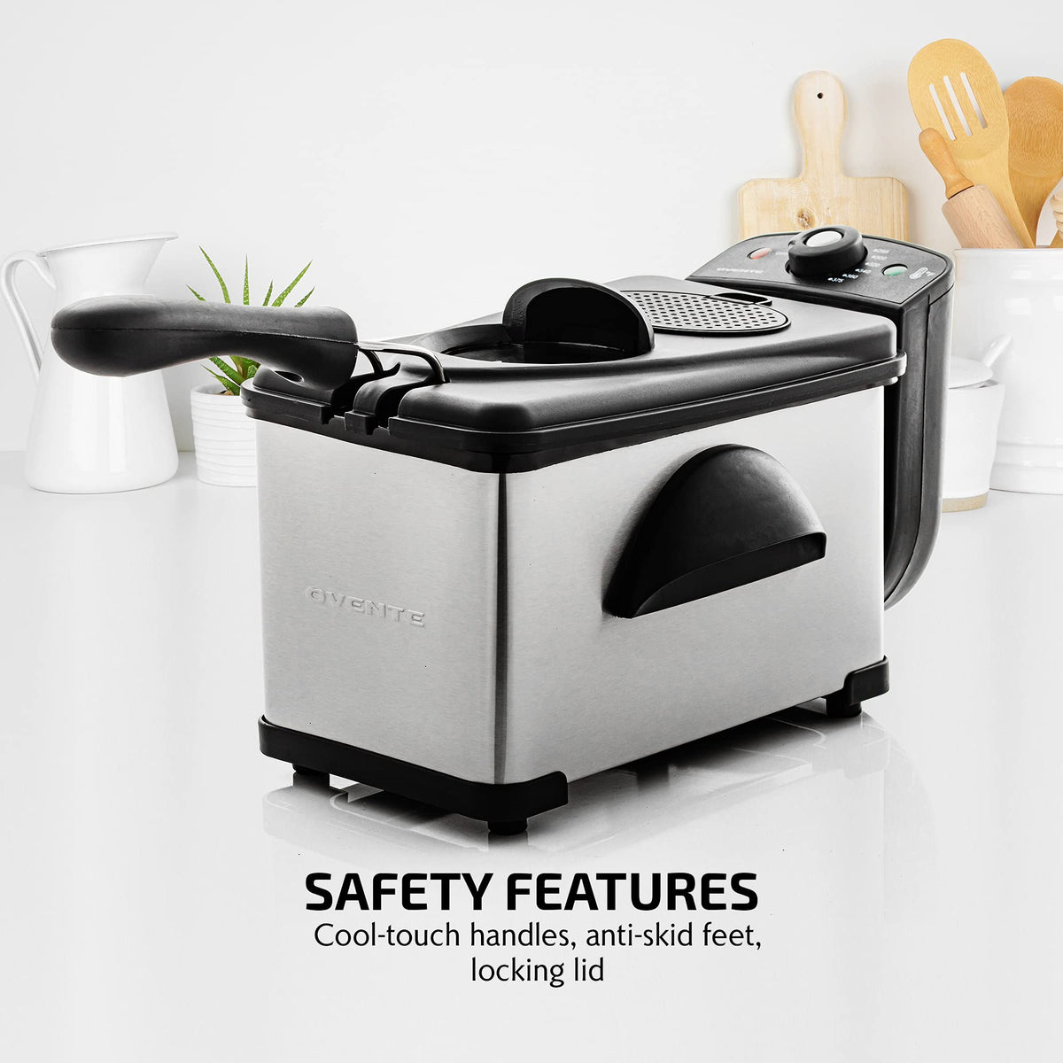 Cool-touch handle on OVENTE fryer keeps hands safe