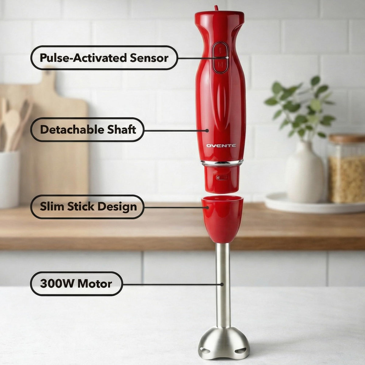 Detachable parts support simple cleaning after blending.