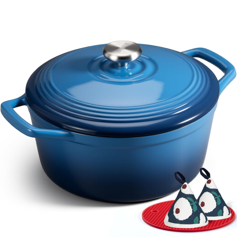 Overmont Dutch Oven arch lid close-up demonstrates moisture sealing for flavorful results.