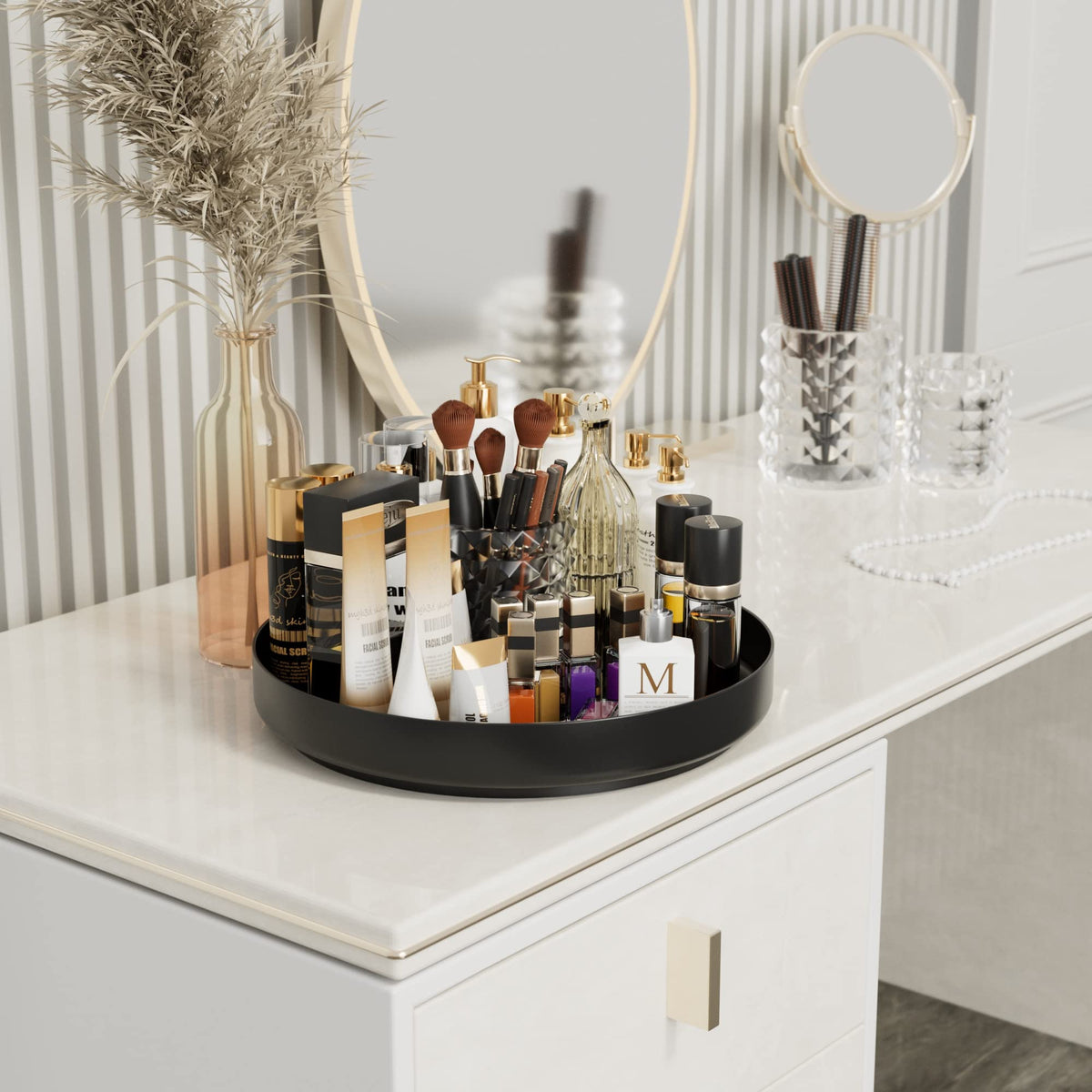 OVICAR raised-edges design keeps items secure while rotating for safe handling
