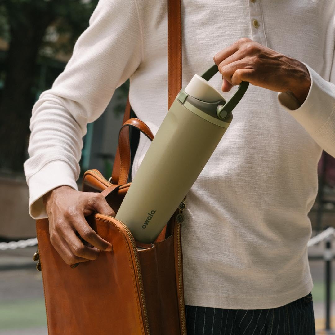 Owala FreeSip Sway cupholder-friendly base fits in most car holders