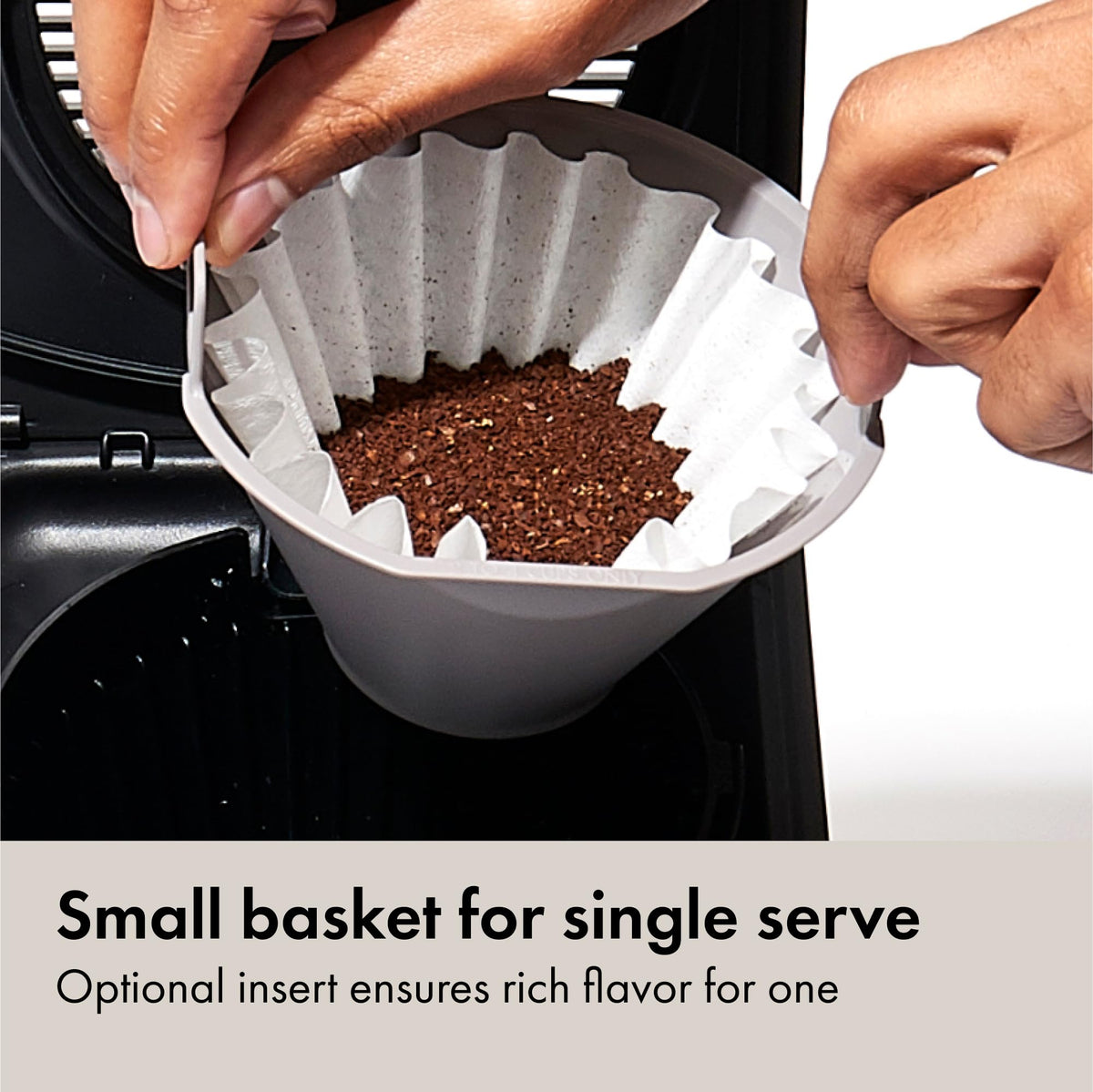 Single-serve accessory ready for one-cup extraction.