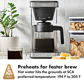 Rainmaker showerhead evenly saturates coffee grounds for balanced extraction.