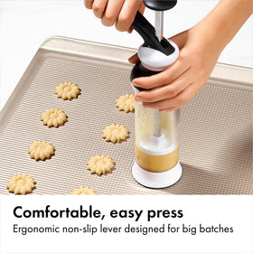 OXO Good Grips disk daisy for classic spritz shapes.