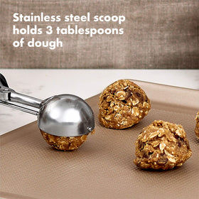 Measurement markings on the OXO scoop guide even dough division