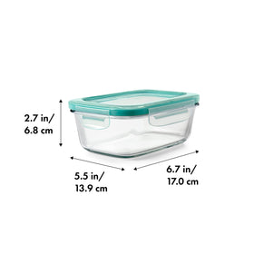 OXO four-tab lid creates a reliable leakproof lock for on-the-go leftovers.