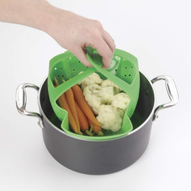 Oxo Good Grips steamer folding handles enable lid use and transfer.