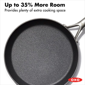 Interior of the OXO pan shows snag-free surface with streamlined rivets.