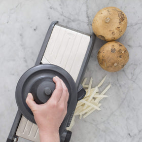 OXO SteeL Mandoline 2.0 straight blade for firm vegetables