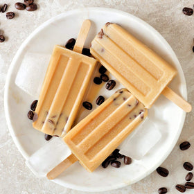 Ozera popsicle sticks and bags pack supports organized, ready-to-use popsicles.