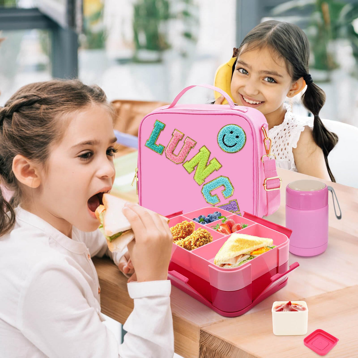 PainZieteg preppy lunch box in waterproof nylon, keeps meals at the right temperature
