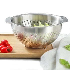Paoli 5QT colander with handle for easy draining and transfer