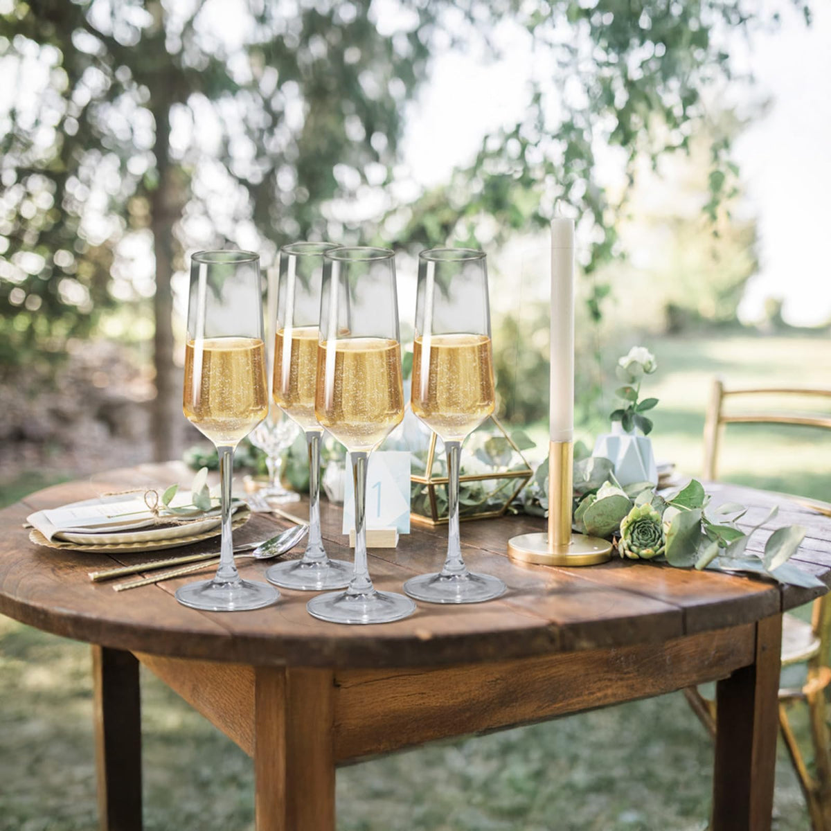 PARACITY flutes feature smooth edges to enhance every toast.