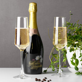 PARACITY wedding glassware adds a classic touch to toasts.