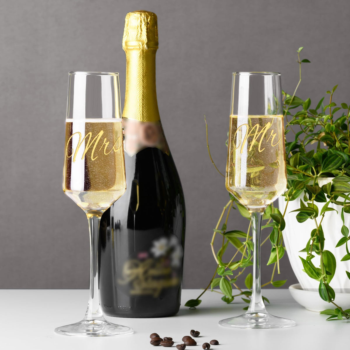 PARACITY wedding gift champagne flutes set ideal for newlyweds and bridal showers.