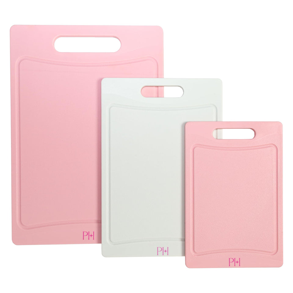 Paris Hilton cutting board set, large pink surface for precise prep and stability.