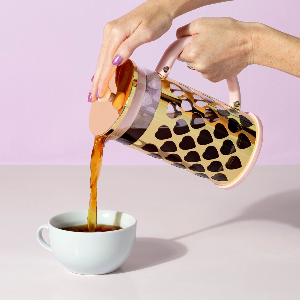 Paris Hilton press works for coffee or tea with elegant design.