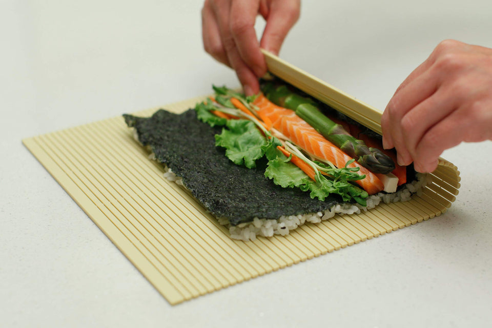 Pat & Doris professional sushi mat with nonstick surface for easy rolling.
