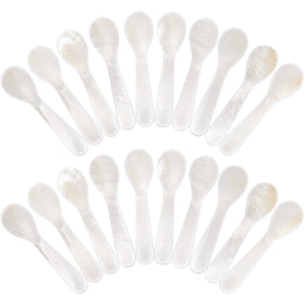 Patelai caviar spoons with round handles for elegant serving.
