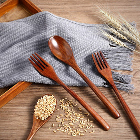 Patelai durable wooden cutlery supports repeated use at home or office.