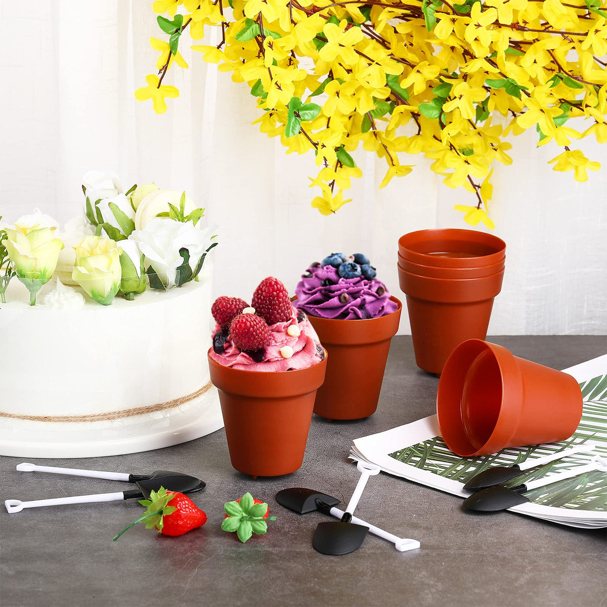 Patelai rustic flowerpot design enhances party dessert displays