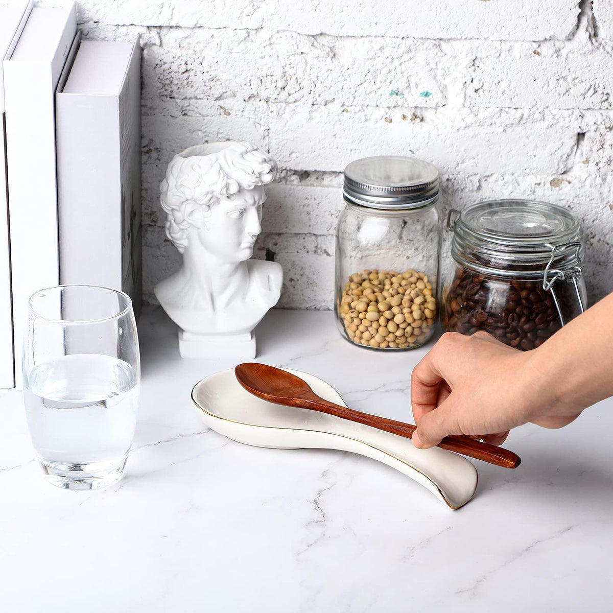 Patelai spoon rest with white gold brim adds classic elegance