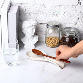 Patelai spoon rest with white gold brim adds classic elegance